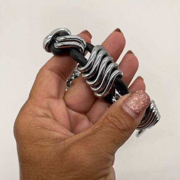 Unique Black Rubber & Silver 1” X 14” Choker Collar Snap Closure Clasp 7.9 oz - Picture 3 of 10